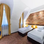 Palazzo Rosso Old Town Hotell 3*
