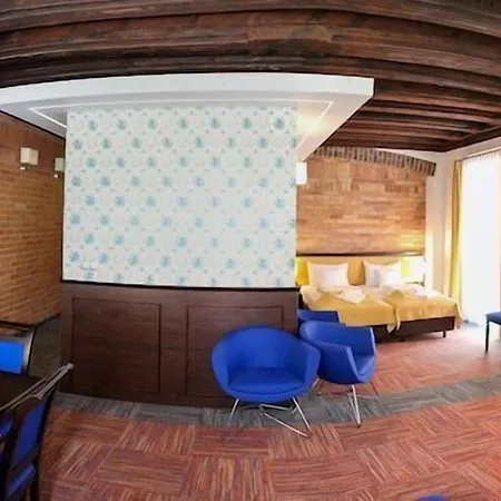 Hotel Palazzo Rosso Old Town 3*