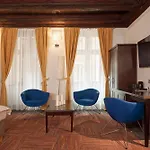 Palazzo Rosso Old Town