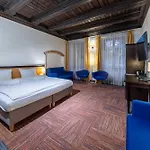 Palazzo Rosso Old Town 3*