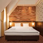 Hotel Palazzo Rosso Old Town