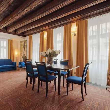 מלון Palazzo Rosso Old Town 3*