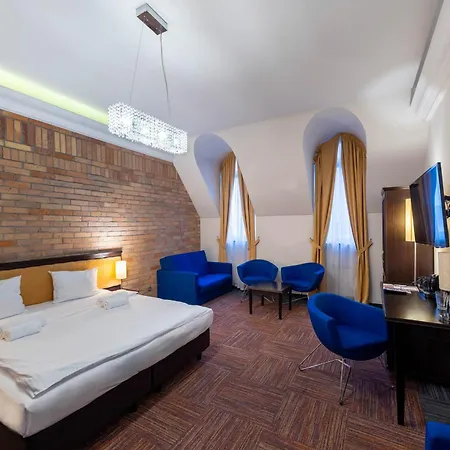 Palazzo Rosso Old Town 3* פוזנן