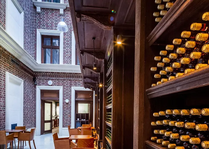 Hotel Palazzo Rosso Old Town 3*