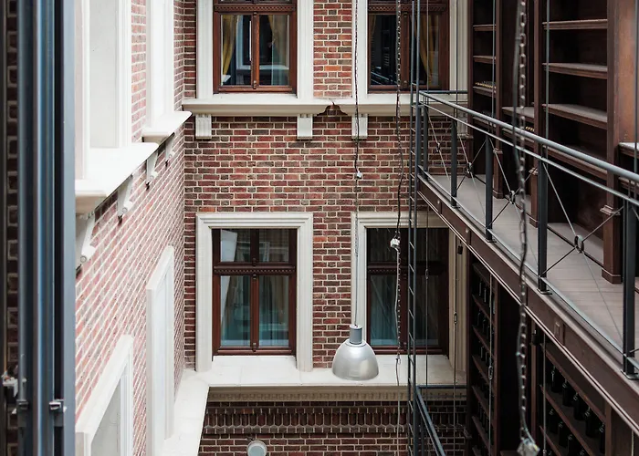 Palazzo Rosso Old Town